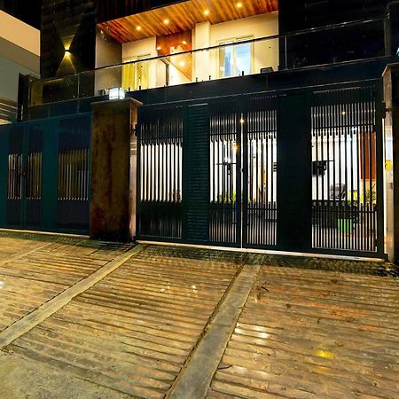 Super Townhouse Sector 104 Noida Hotel Exterior foto