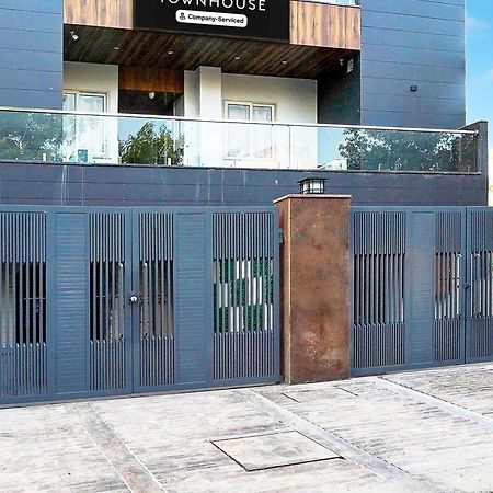 Super Townhouse Sector 104 Noida Hotel Exterior foto