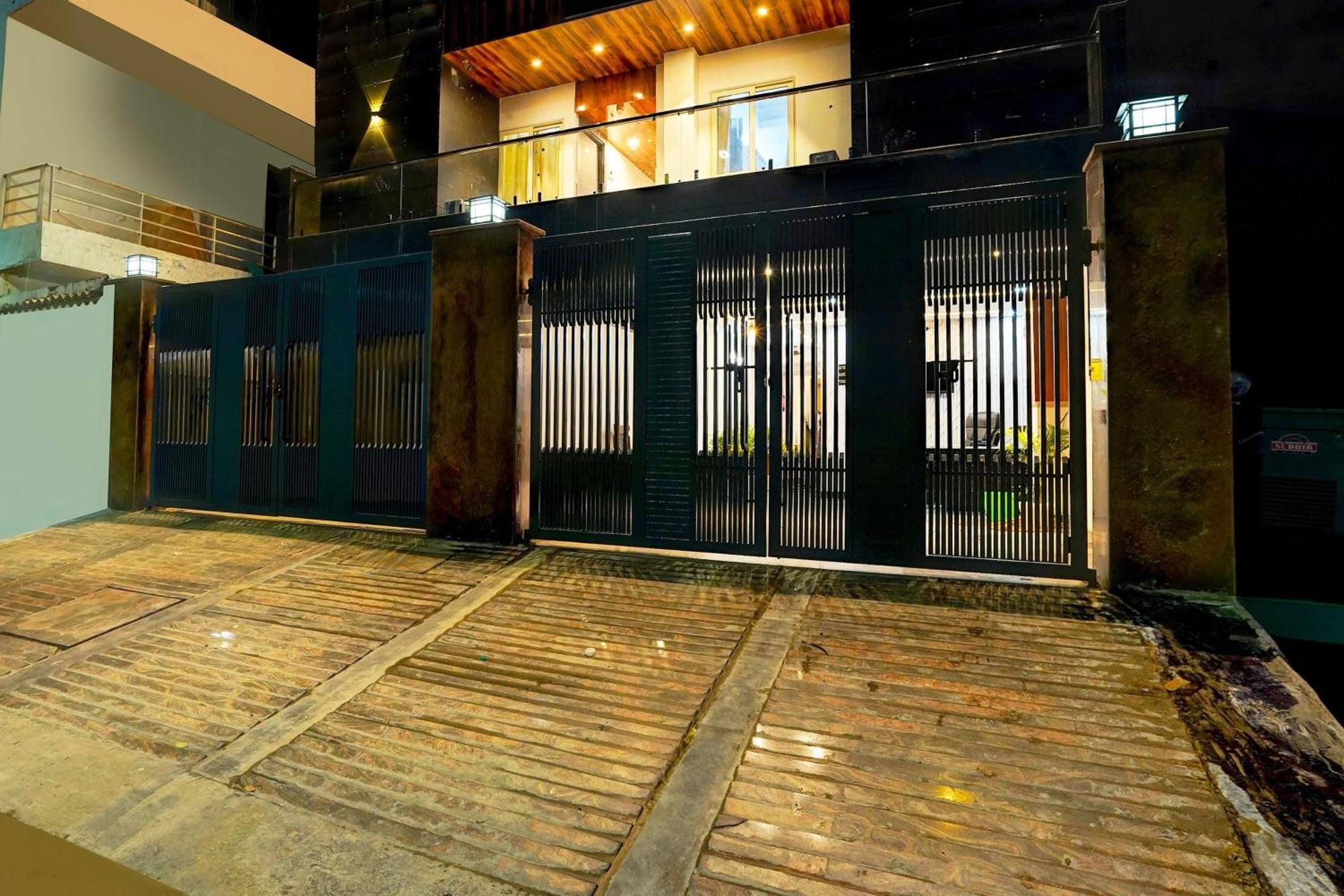 Super Townhouse Sector 104 Noida Hotel Exterior foto