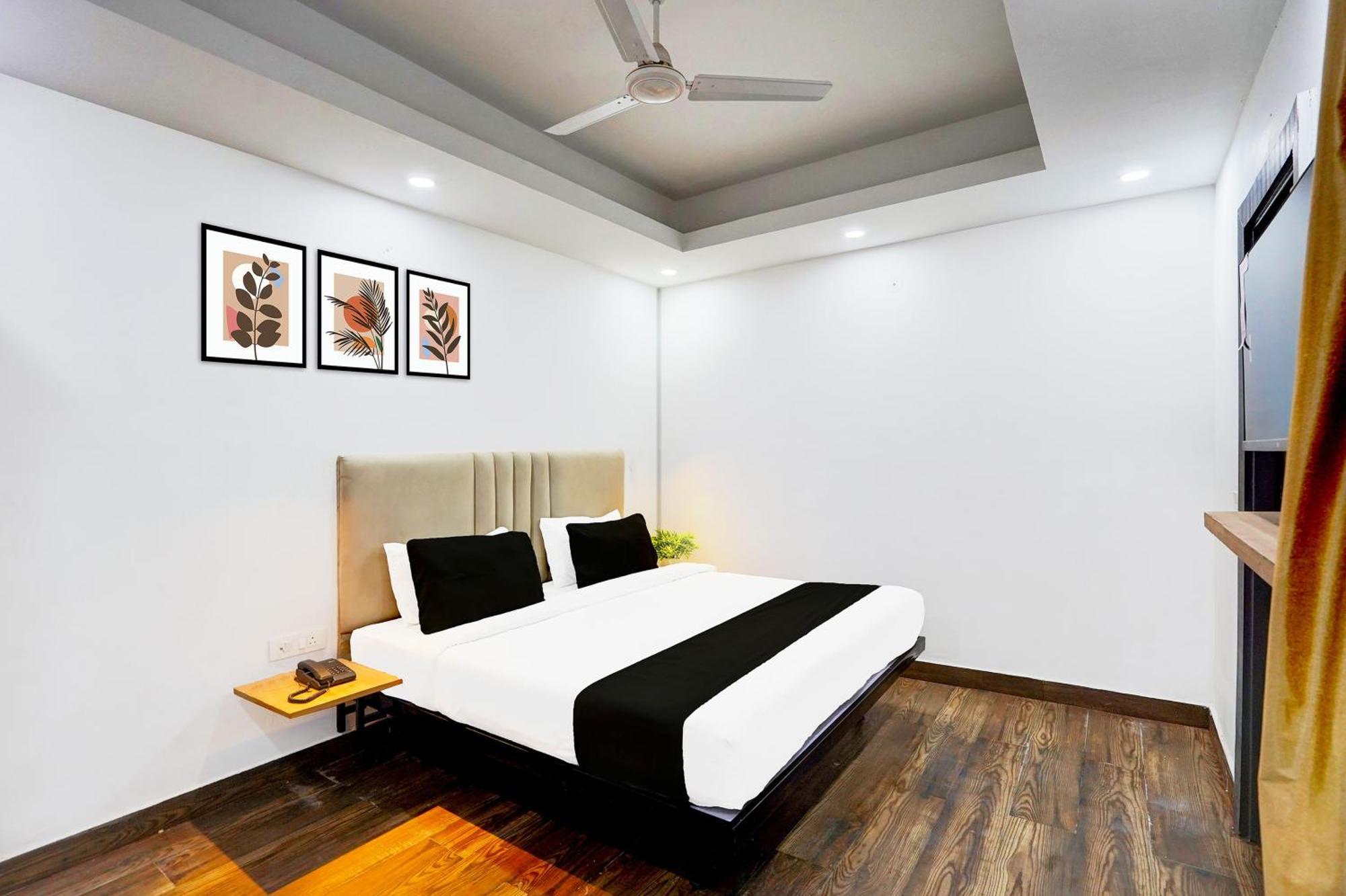 Super Townhouse Sector 104 Noida Hotel Exterior foto
