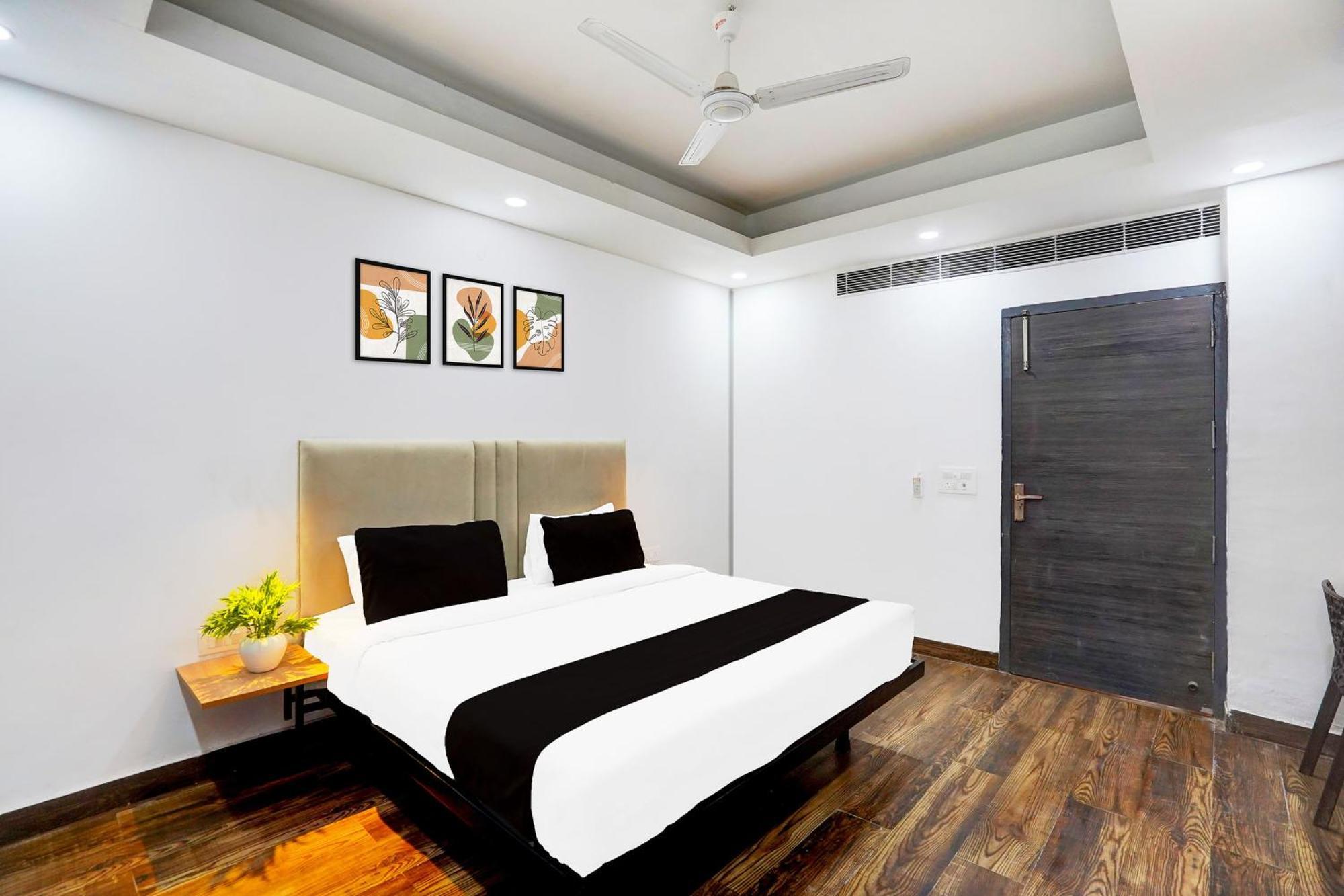 Super Townhouse Sector 104 Noida Hotel Exterior foto